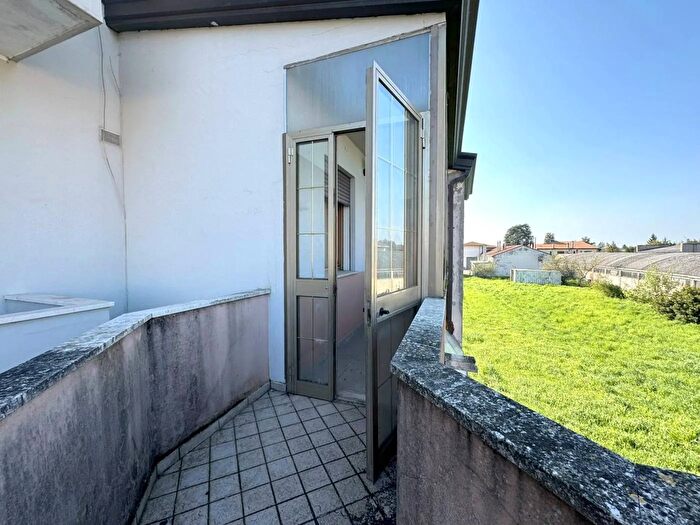 Appartamento trilocale in vendita in Via Roma, Loreo