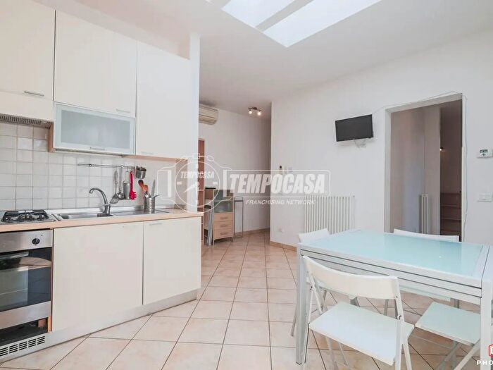 Appartamento con 5 locali in vendita in Viale Francesco Baracca, Ravenna