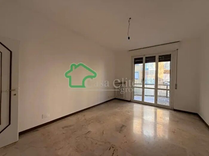 Appartamento trilocale in vendita in Via Dionigi Biancardi, Lodi