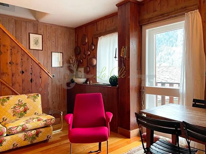 Appartamento trilocale in affitto in Via Roma, Courmayeur