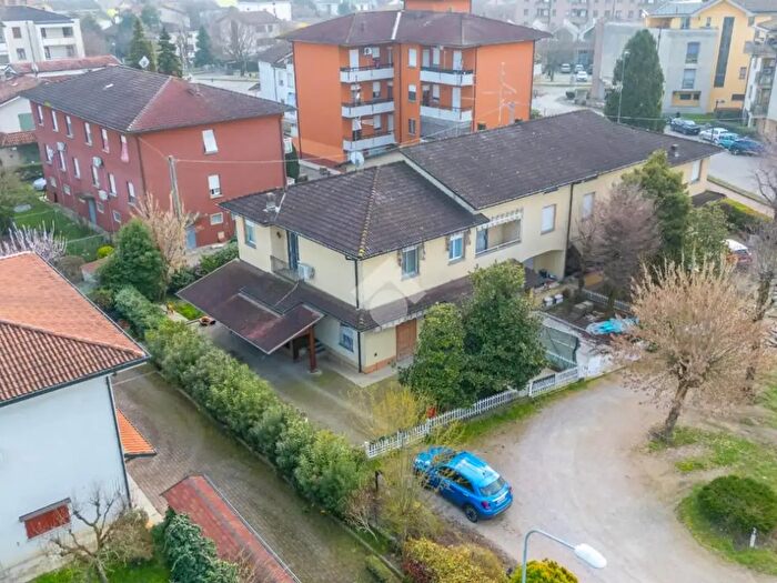 Casa con 5 locali in vendita in Via Borgotorto, Campegine