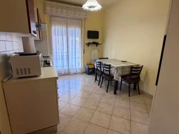 Appartamento trilocale in vendita in Via Genova, Pietra Ligure