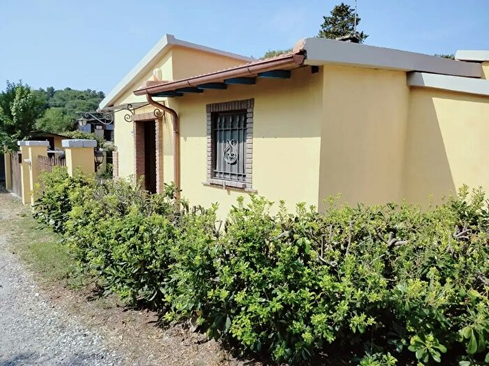 Casa quadrilocale in vendita in Rosignano Marittimo