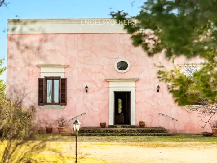 Casa con 6 locali in vendita in Strada Pantalei Tagliate, Nardo