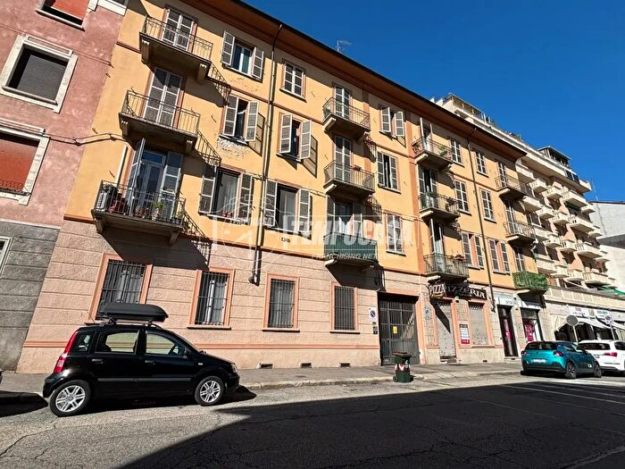 Appartamento trilocale in vendita in Via Asiago a, Torino
