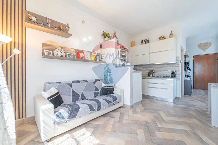 Appartamento trilocale in vendita in Via Trincea delle Frasche, Fiumicino