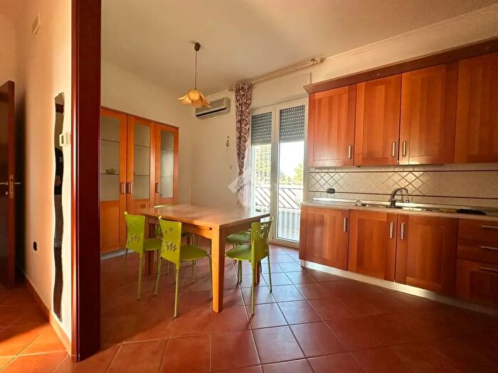 Appartamento trilocale in vendita in Via San Salvo, Cerignola
