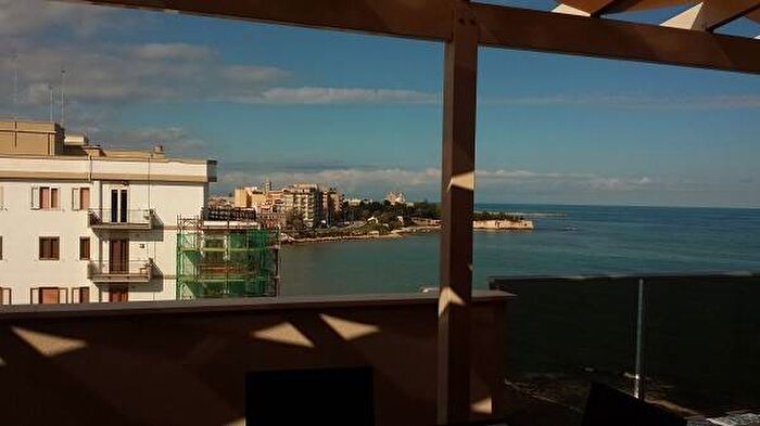 Casa trilocale in affitto in Lungomare Cristoforo Colombo, Trani