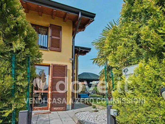 Casa con 5 locali in vendita in Via Monte Misma, Cologno Al Serio