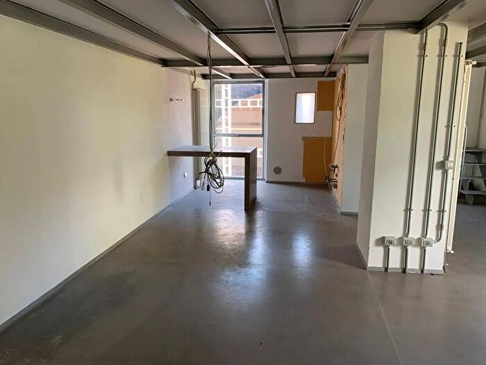 Appartamento quadrilocale in vendita in Via Roma Alzano Lombardo, Alzano Lombardo