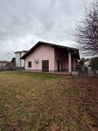 Casa quadrilocale in affitto in VIA GUICCIARDINI, Giubiano San Carlo, Varese
