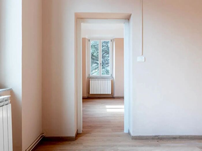 Appartamento con 5 locali in vendita in Via Buonanici, Lucca