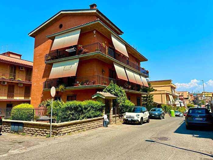 Appartamento quadrilocale in affitto in Via Angelo Bianchi, Roma