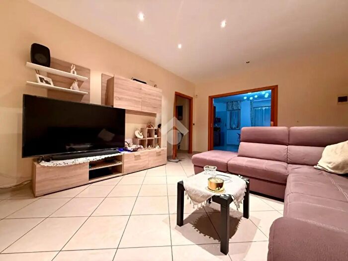 Appartamento trilocale in vendita in Via Antica della Chinisa, Bitonto