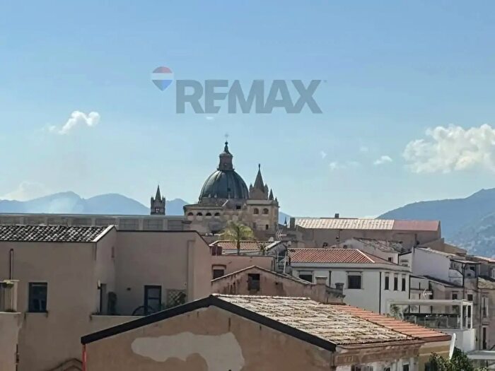 Appartamento con 5 locali in vendita in Palermo