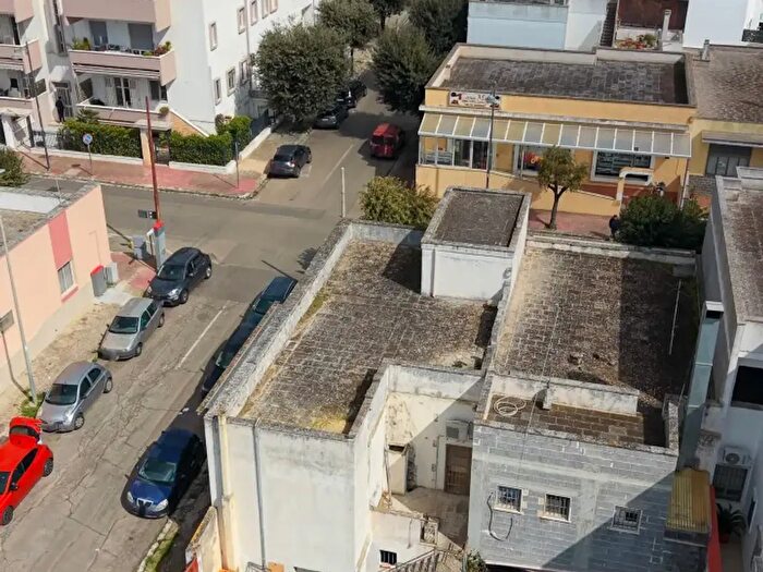 Casa quadrilocale in vendita in Via De Gasperi, Sannicola