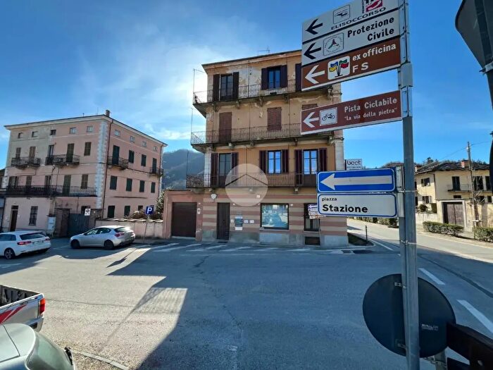 Appartamento quadrilocale in vendita in Piazza Stazione, Barge