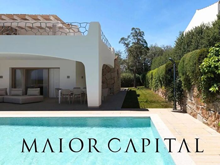 Casa con 8 locali in vendita in La Suaredda Supra, San Teodoro