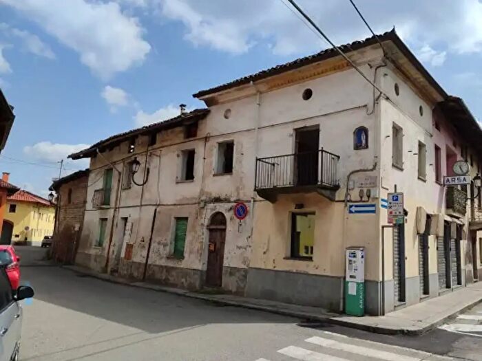 Casa con 6 locali in vendita in Via Carlo Alberto, Volpiano