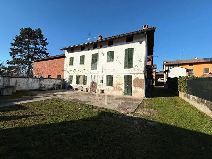 Casa quadrilocale in vendita in Via Garibaldi, Cerro Tanaro