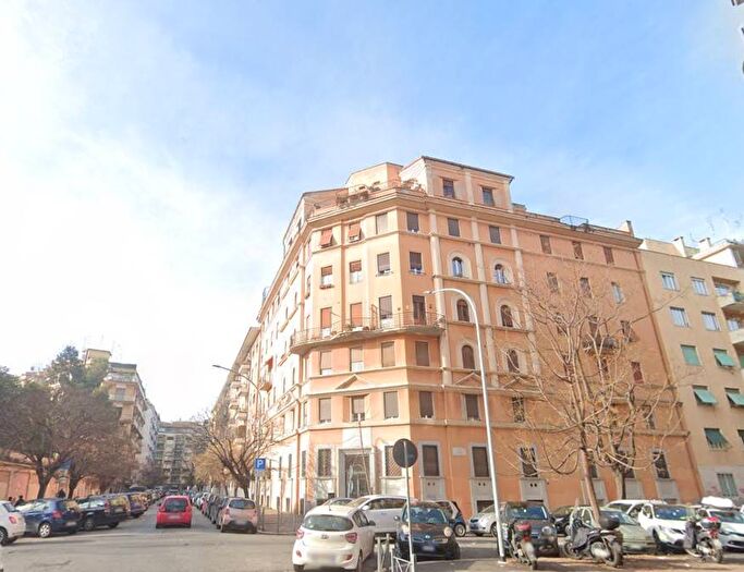 Appartamento trilocale in affitto in Via Fregene, Re di Roma, Roma