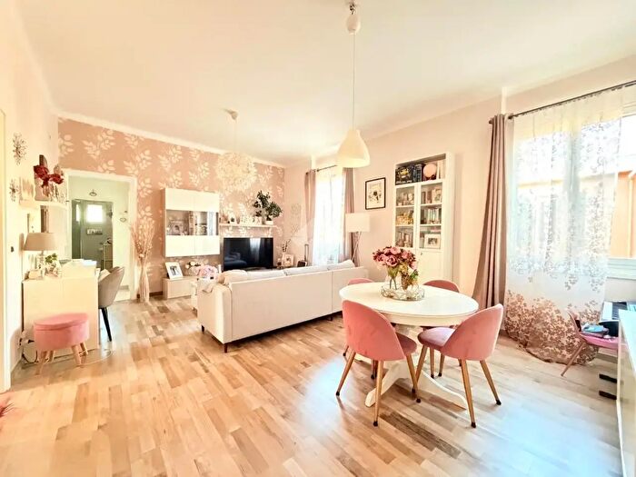 Appartamento quadrilocale in vendita in Via Passo Buole, Genova