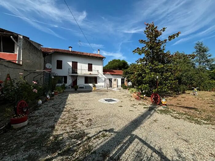 Casa con 14 locali in vendita in Vicolo Palestro, Bruno