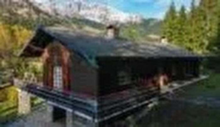 Casa con 10 locali in vendita in Castione Della Presolana