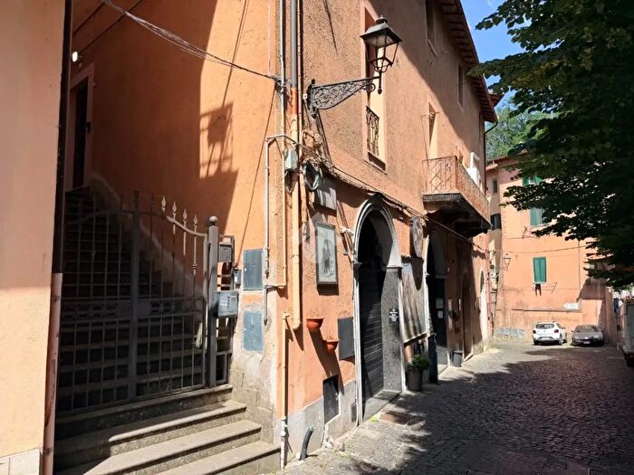 Appartamento trilocale in vendita in Via Roma, Cave