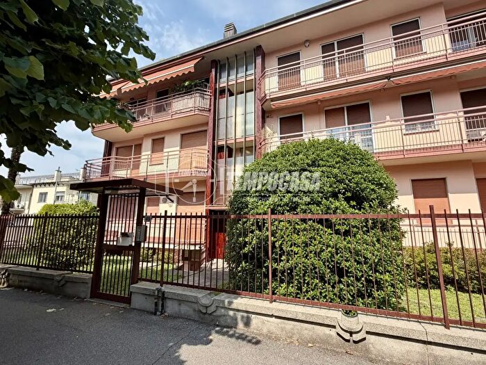Appartamento bilocale in vendita in Via Francesco Baracca, Arona