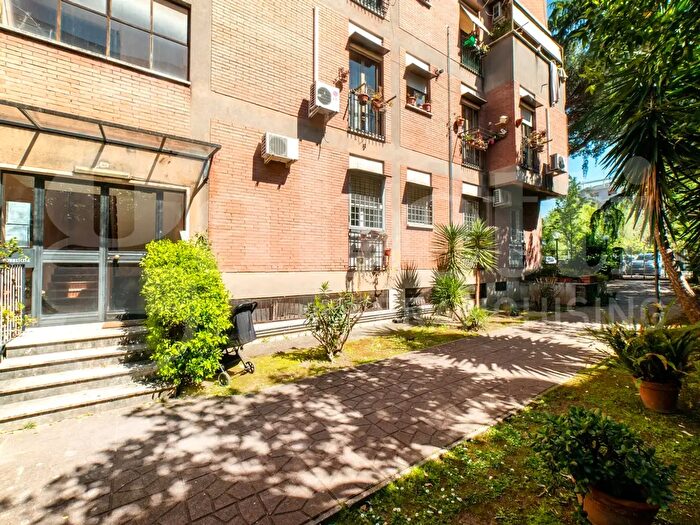 Appartamento bilocale in vendita in Viale Oscar Sinigaglia, Roma
