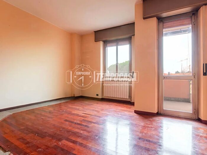 Appartamento trilocale in vendita in Via Giuseppe Garibaldi, Gorla Maggiore