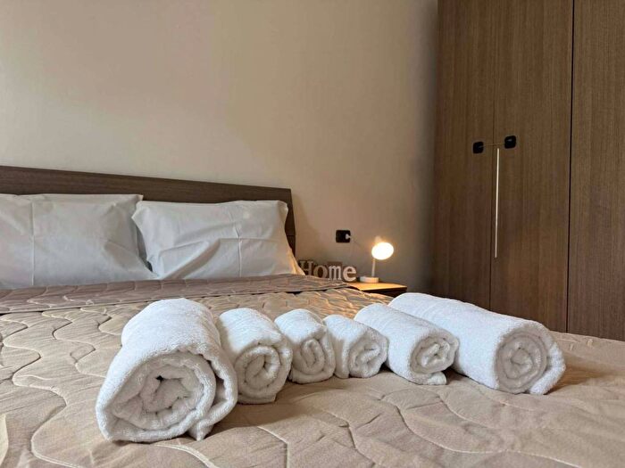 Appartamento bilocale in affitto in Via Luigi Dottesio, Borghi, Como