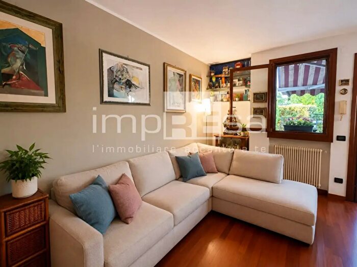 Appartamento con 5 locali in vendita in Camalò di Povegliano, Povegliano