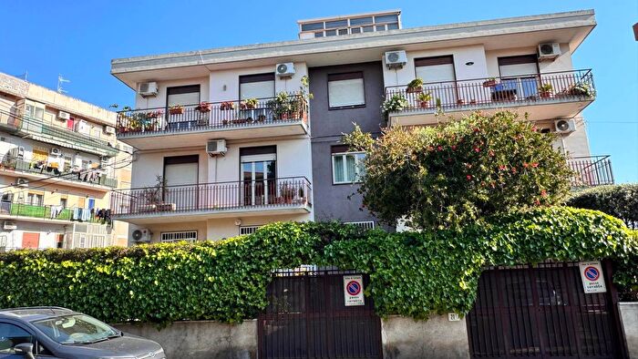 Appartamento trilocale in vendita in Via Amedeo Modigliani, Catania