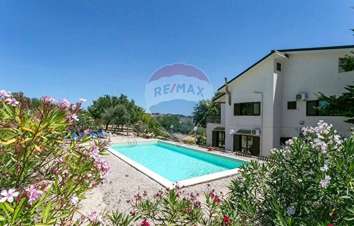 Casa quadrilocale in vendita in Strada Provinciale Sec, Aragona