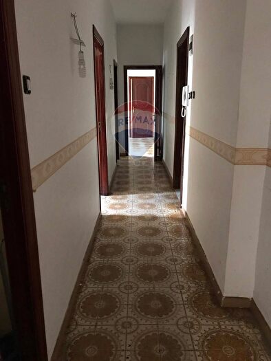 Appartamento con 5 locali in vendita in Via Redentore, Caltanissetta