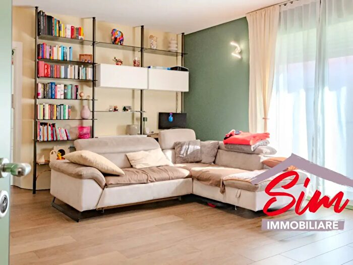 Appartamento trilocale in vendita in Via Giuseppe Mazzini, Cameri