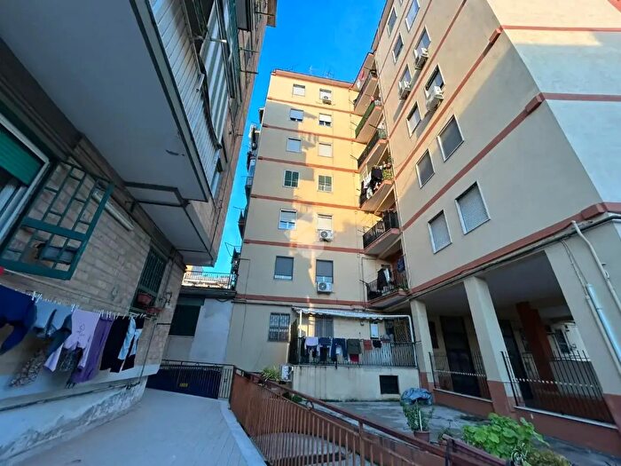 Appartamento bilocale in vendita in Via Arcivescovo del Giudice, Casoria