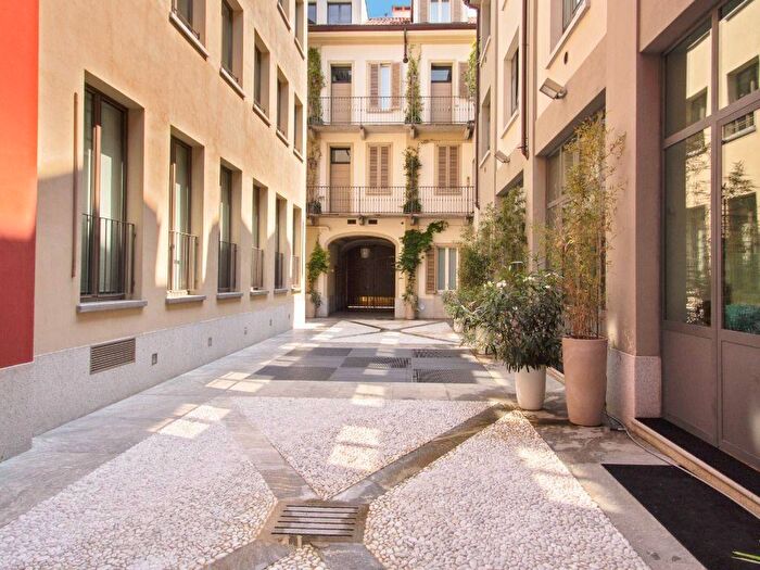 Appartamento bilocale in affitto in Via Elia Lombardini, Navigli Darsena, Milano