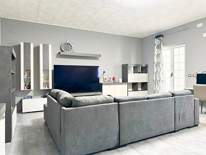 Appartamento trilocale in vendita in Via Palermo, Ardea