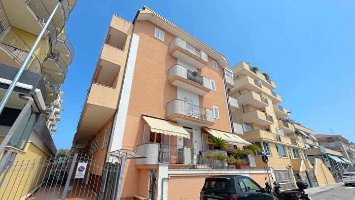 Appartamento trilocale in vendita in Via Clara Maffei, San Benedetto Del Tronto