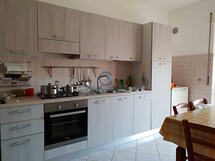 Appartamento quadrilocale in affitto in Catanzaro Lido, Catanzaro