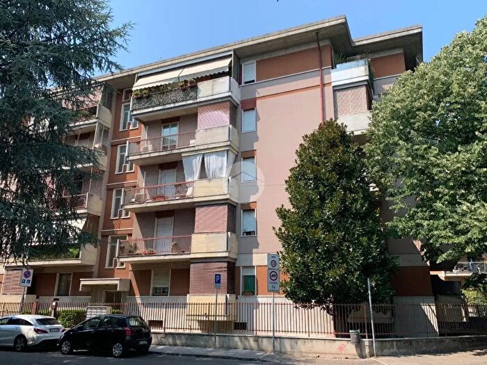 Appartamento quadrilocale in vendita in Via Lodovico Salomoni, Verona