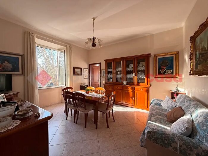 Appartamento trilocale in vendita in Via Giovanni Battista Bodoni, Roma