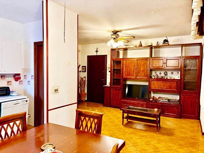 Appartamento con 5 locali in vendita in Via Luigi Longo, Centro, Impruneta