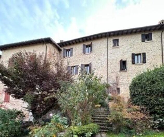 Casa con 5 locali in vendita in Savignano Sul Panaro