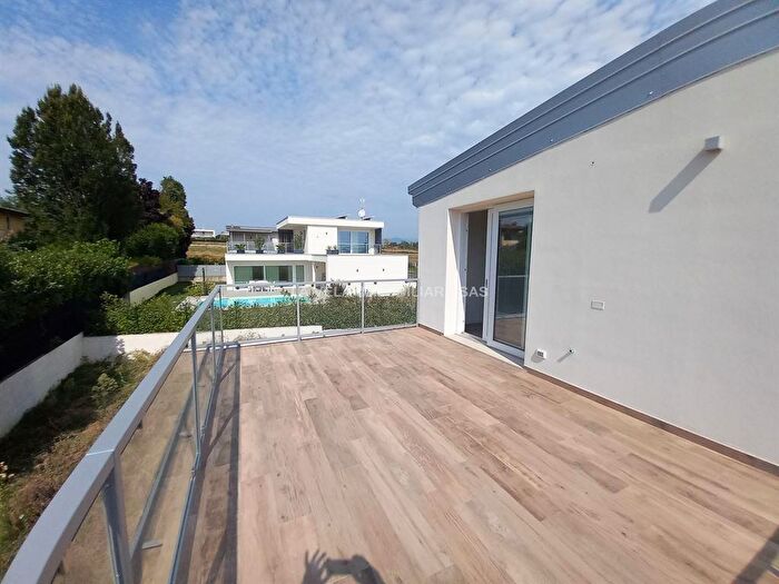 Casa quadrilocale in vendita in Moniga Del Garda