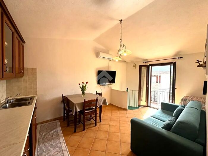 Appartamento trilocale in vendita in Via Agamennone, Budoni