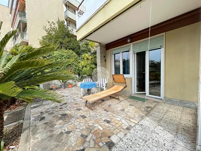 Appartamento quadrilocale in vendita in Via Hope, Sanremo